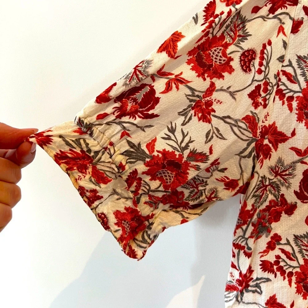 Lucky Brand Floral Short Sleeve V-Neck Top Shirt Blouse. Peplum Hem. size small - Picture 3 of 5